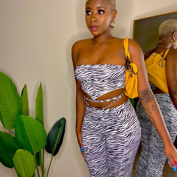 Zebra print chic two piece set - Picture 4 of 5